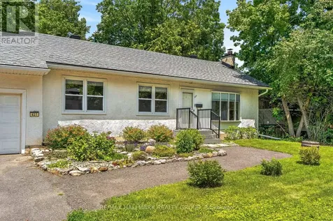 427 Pleasant Park Road Ottawa ON K1H 5M9