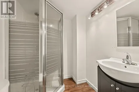 427 Pleasant Park Road Ottawa ON K1H 5M9