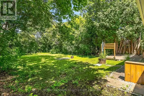 427 Pleasant Park Road Ottawa ON K1H 5M9