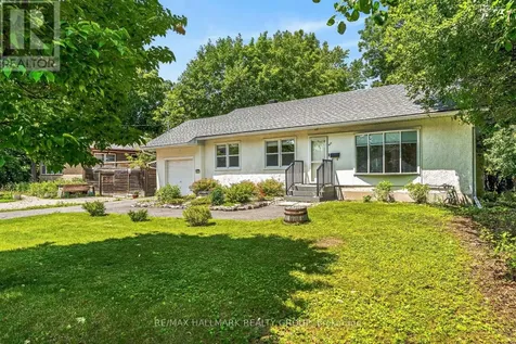 427 Pleasant Park Road Ottawa ON K1H 5M9