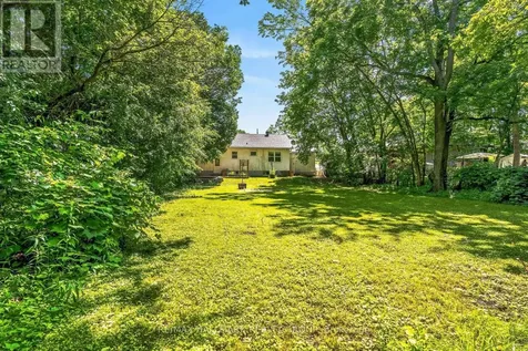 427 Pleasant Park Road Ottawa ON K1H 5M9