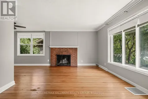 427 Pleasant Park Road Ottawa ON K1H 5M9