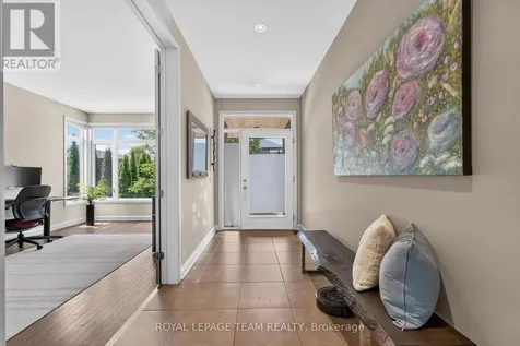 252 Sunnyridge Crescent Ottawa ON K2M 0H3