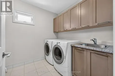 252 Sunnyridge Crescent Ottawa ON K2M 0H3