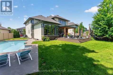 252 Sunnyridge Crescent Ottawa ON K2M 0H3