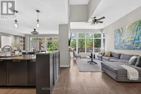 252 Sunnyridge Crescent Ottawa ON K2M 0H3