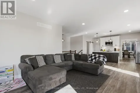8 Tackaberry Drive Brighton ON K0K 1H0