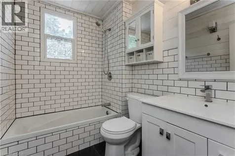 456 East 42nd Street Hamilton ON L8T 3B3