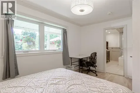 3438 Enniskillen Mississauga ON L5C 2N1