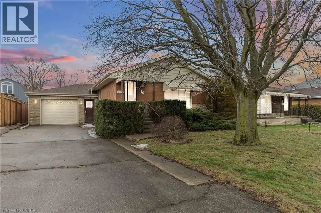 16 Paris Road Brantford ON N3R 1H7