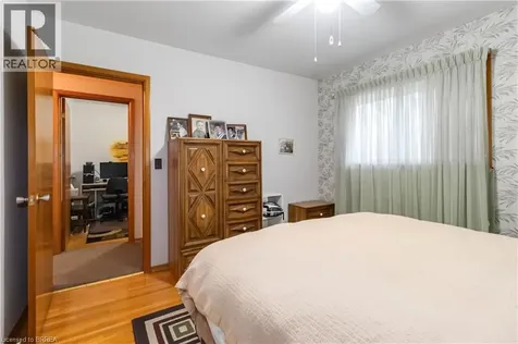 16 Paris Road Brantford ON N3R 1H7