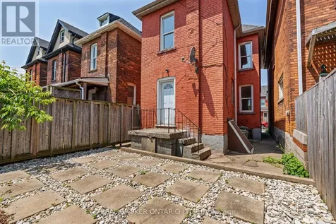 40 Ashley Street Hamilton (landsdale) ON L8L 5S6