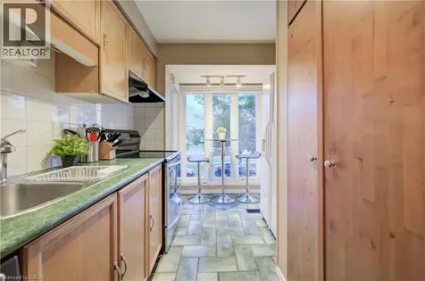 895 Maple Avenue Burlington ON L7S 2H7