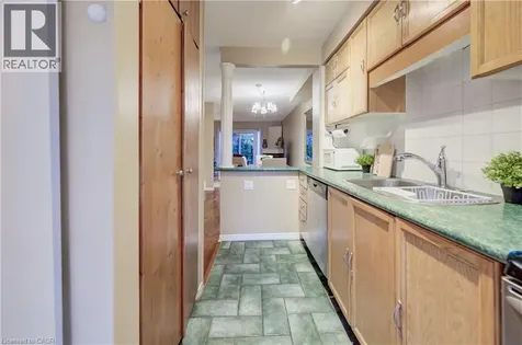 895 Maple Avenue Burlington ON L7S 2H7
