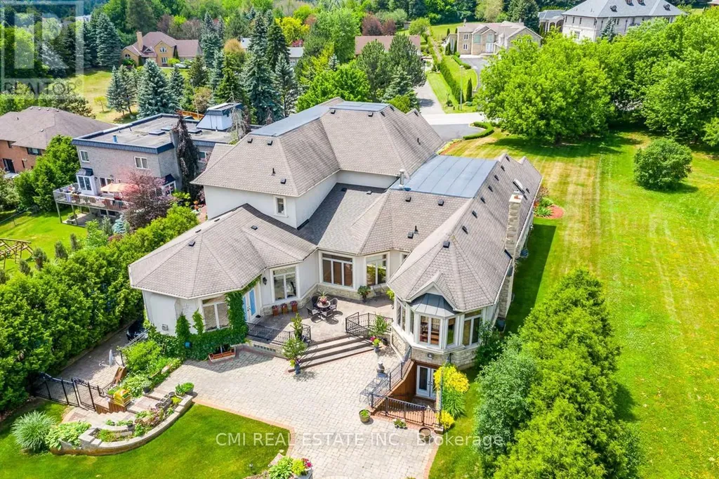 776 Woodland Acres Crescent Vaughan ON L6A 1G2