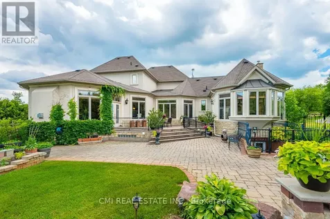 776 Woodland Acres Crescent Vaughan ON L6A 1G2