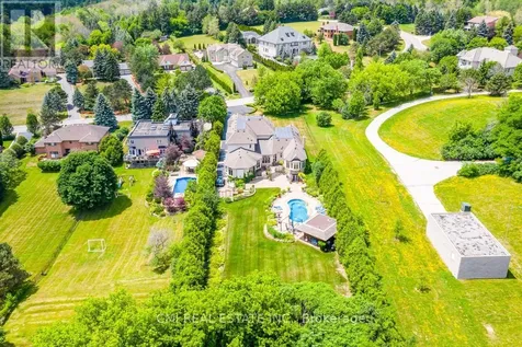 776 Woodland Acres Crescent Vaughan ON L6A 1G2