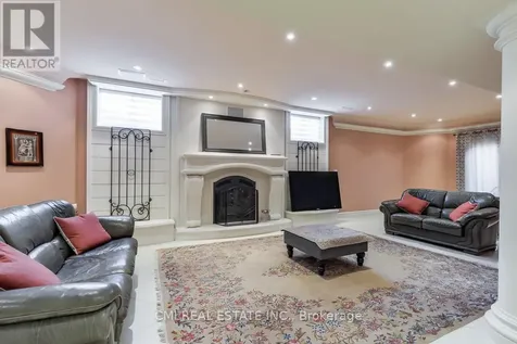 776 Woodland Acres Crescent Vaughan ON L6A 1G2