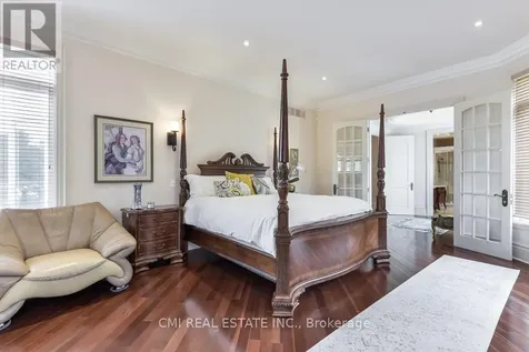 776 Woodland Acres Crescent Vaughan ON L6A 1G2
