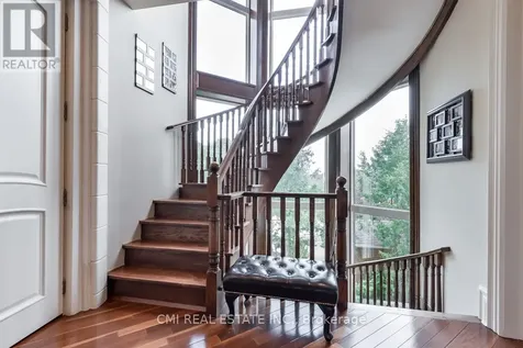 776 Woodland Acres Crescent Vaughan ON L6A 1G2