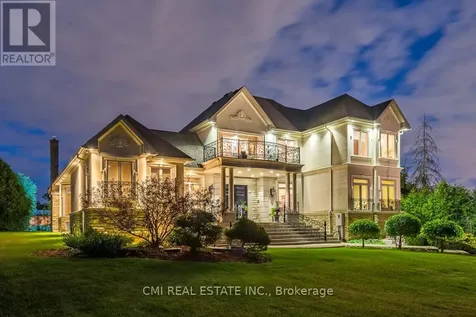 776 Woodland Acres Crescent Vaughan ON L6A 1G2