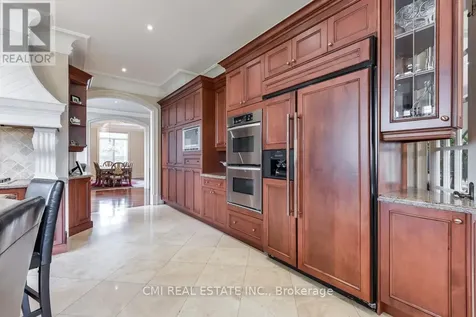 776 Woodland Acres Crescent Vaughan ON L6A 1G2
