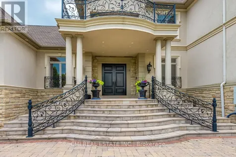 776 Woodland Acres Crescent Vaughan ON L6A 1G2
