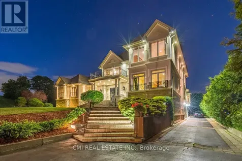 776 Woodland Acres Crescent Vaughan ON L6A 1G2