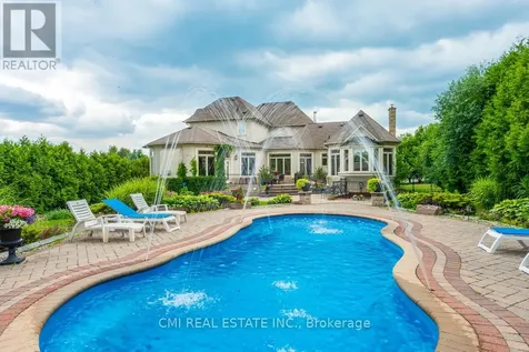 776 Woodland Acres Crescent Vaughan ON L6A 1G2