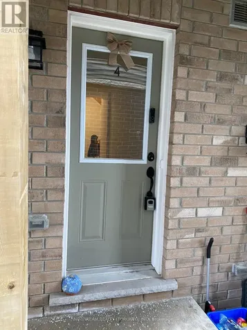 9 Hay Lane Barrie ON L9J 0T5