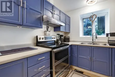308 Lafontaine Avenue Ottawa ON K1T 3A4