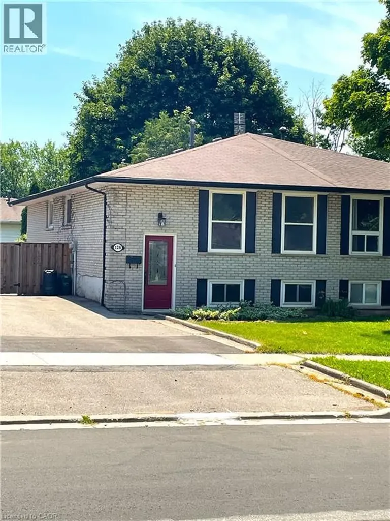 126 Mccraney Street West Oakville ON L6H 1H6