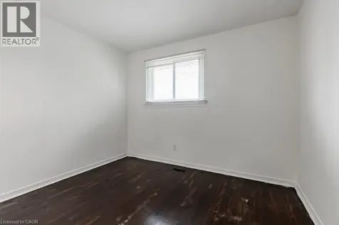 126 Mccraney Street West Oakville ON L6H 1H6