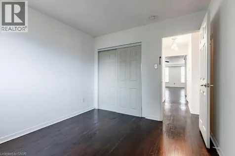 126 Mccraney Street West Oakville ON L6H 1H6