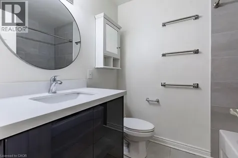 126 Mccraney Street West Oakville ON L6H 1H6
