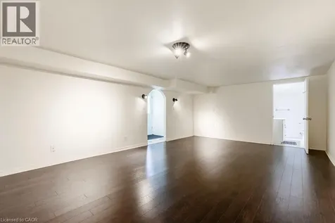 126 Mccraney Street West Oakville ON L6H 1H6