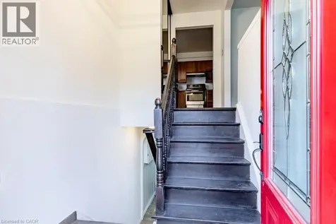 126 Mccraney Street West Oakville ON L6H 1H6