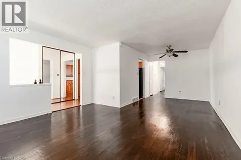 126 Mccraney Street West Oakville ON L6H 1H6