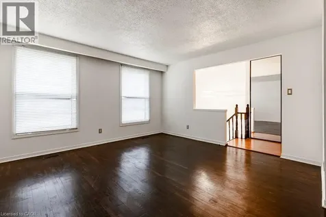 126 Mccraney Street West Oakville ON L6H 1H6