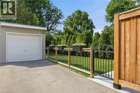 58 Tragina Avenue South Hamilton ON L8K 2Z3
