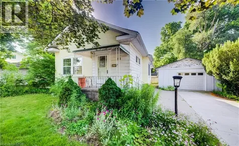 111 Pinewood Avenue Cambridge ON N3H 2M3