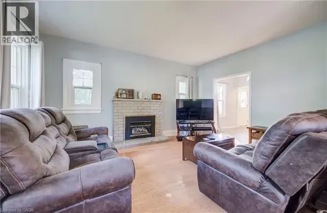 111 Pinewood Avenue Cambridge ON N3H 2M3