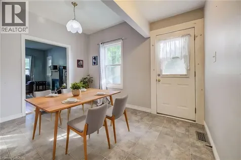111 Pinewood Avenue Cambridge ON N3H 2M3
