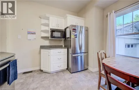 111 Pinewood Avenue Cambridge ON N3H 2M3