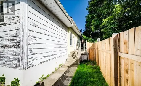 111 Pinewood Avenue Cambridge ON N3H 2M3