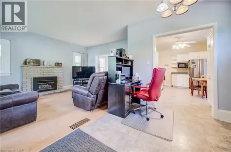 111 Pinewood Avenue Cambridge ON N3H 2M3