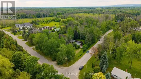 23 Silver Creek Drive Collingwood ON L9Y 4W8