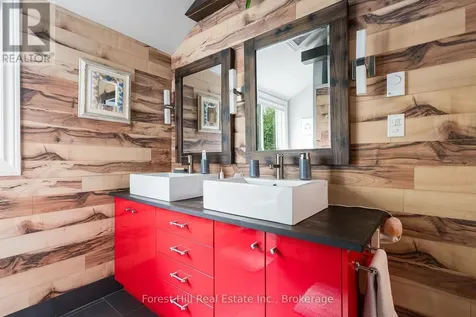 23 Silver Creek Drive Collingwood ON L9Y 4W8