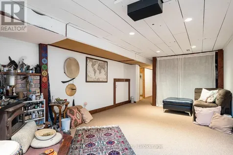 23 Silver Creek Drive Collingwood ON L9Y 4W8