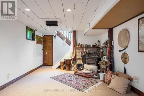 23 Silver Creek Drive Collingwood ON L9Y 4W8